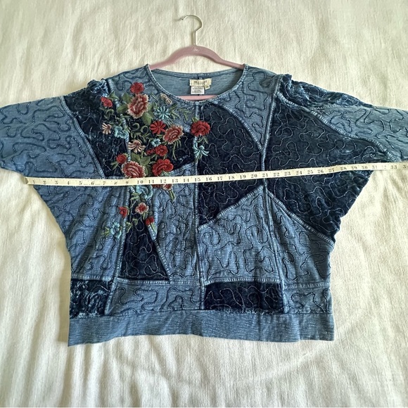 Tru Luxe Jeans Patchwork Top Womens M Velvet Embroidered Floral Pullover Boho - Picture 6 of 12